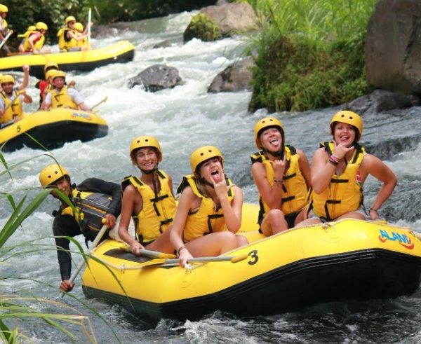 river-rafting-tour-meghalaya-assam-1